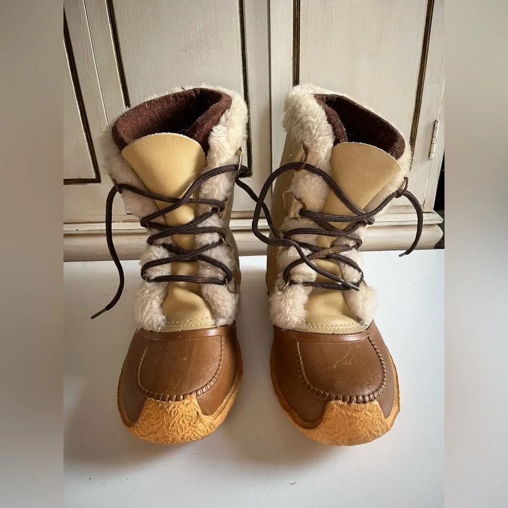 Women’s Vintage Sorel Nanook Insulated Lace Up Wool Lined Tan Winter Boots 9